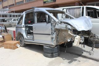 Volkswagen Caddy Sağ Ön Kapı Gri Çıkma Orjinal